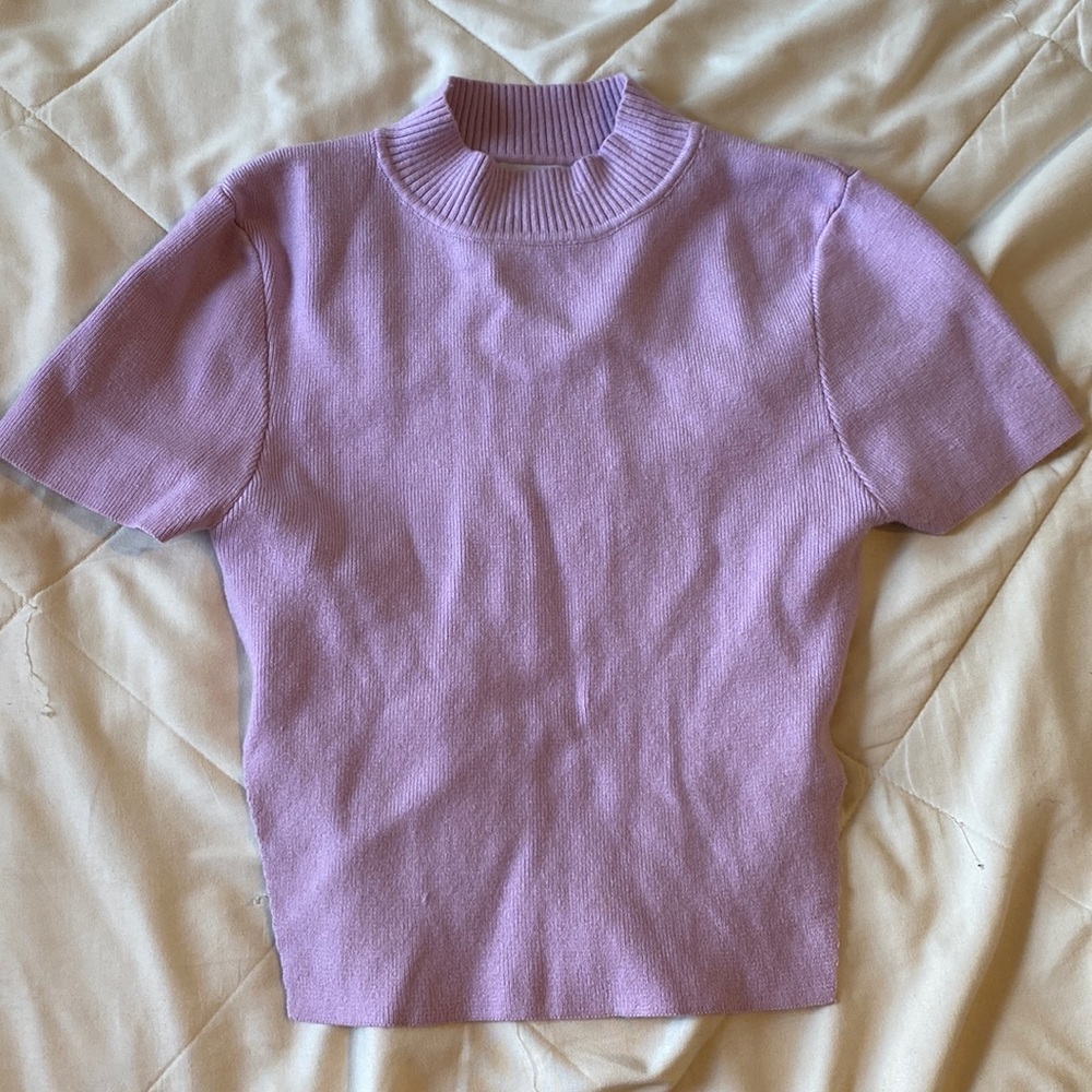 fashionnova crop top sweater with open back & super cute detailing